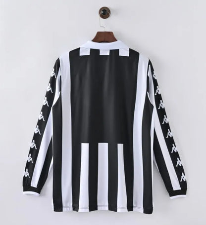 Juventsu 1999/2000 Home Retro Kit Long-Sleeve