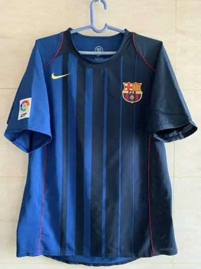 Barcelona 2004/2005 Away Retro Kit