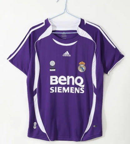 Real Madrid 2006/2007 Away Retro Kit