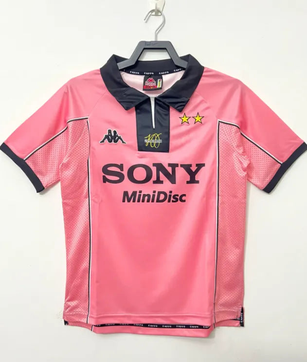 Juventus 1997/1998 Away Retro Kit