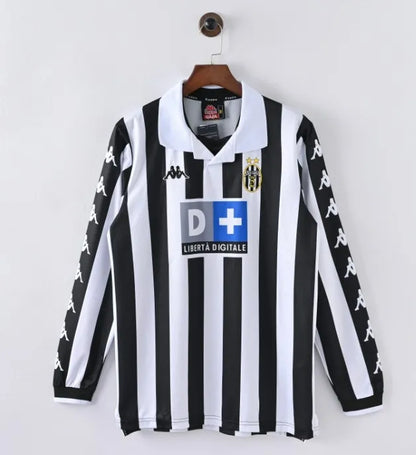 Juventsu 1999/2000 Home Retro Kit Long-Sleeve